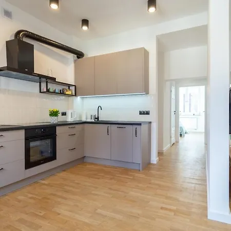 Bright Rose Lejlighed *