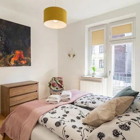 Bright Rose Lejlighed *