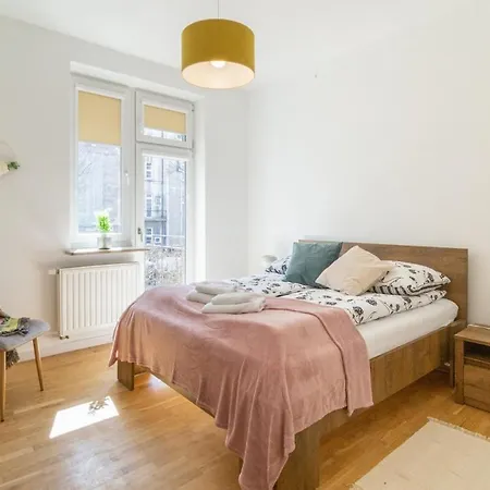 Bright Rose Lejlighed *