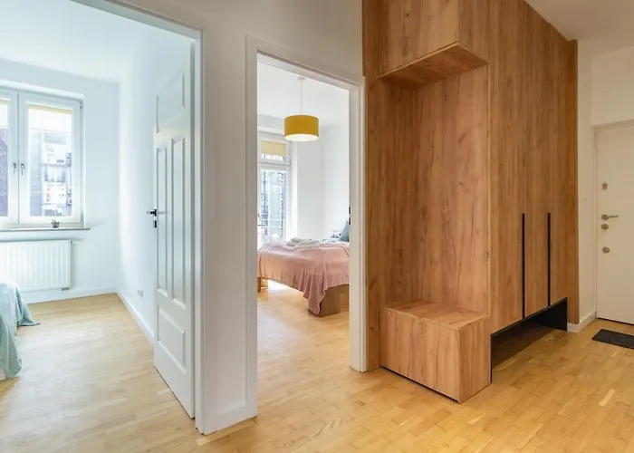 Bright Rose Apartment